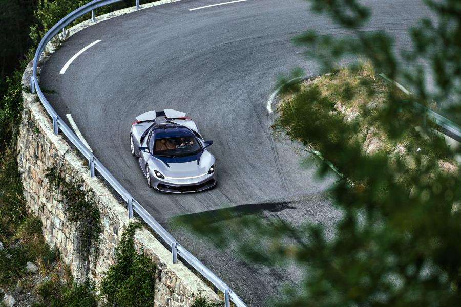  Pininfarina Battista 2020 года  (фото 6 из 12)